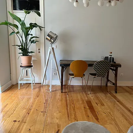 Spacious With Balcony And Stunning View Lisboa